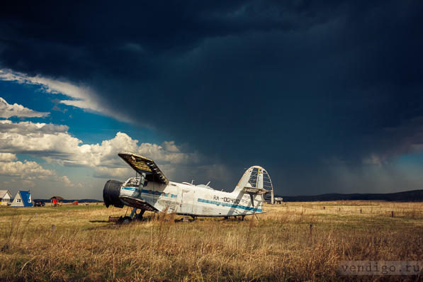 Самолет Ан-2 на аэродроме